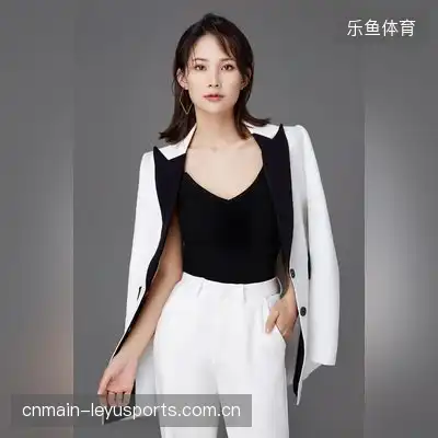 李亮